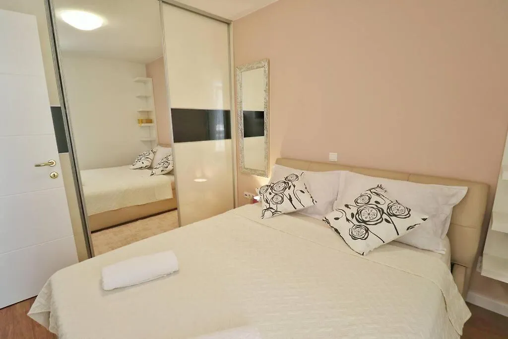 M&M - Free Parking Apartment In Split Croatia